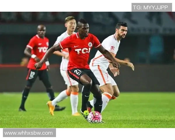 深圳足球队在英超联合会杯中的配合表现分析与点评